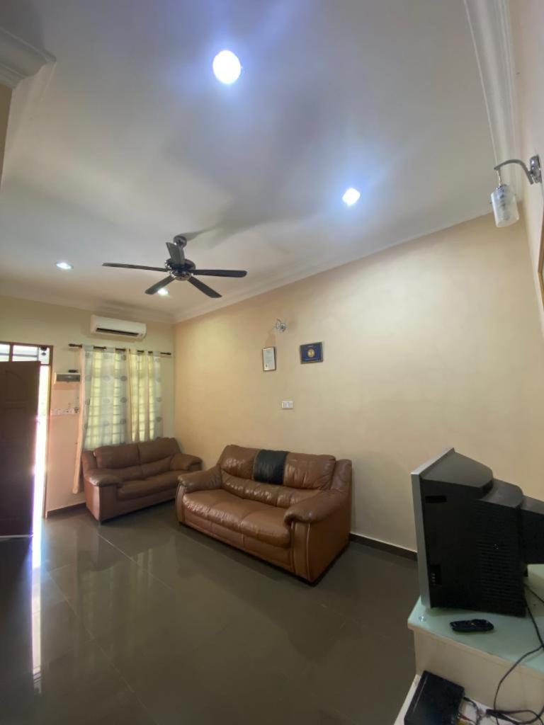 Homestay Tok Ma 1 Alur Tuman 마랑 외부 사진