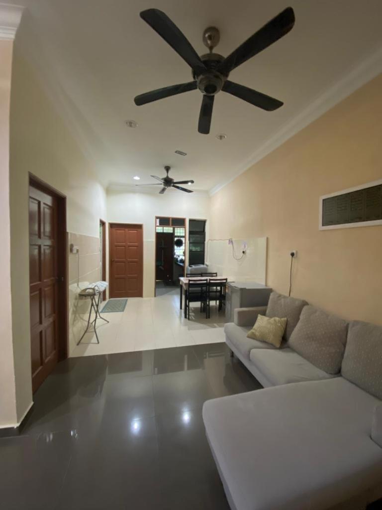 Homestay Tok Ma 1 Alur Tuman 마랑 외부 사진
